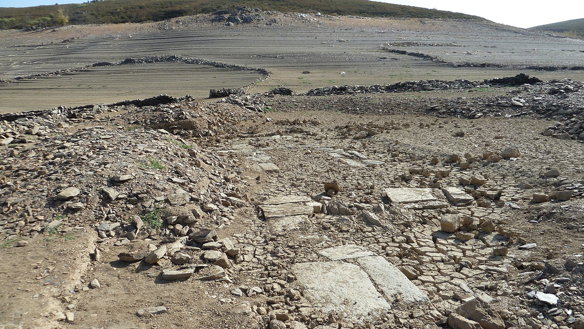 Vista de San Pedro de la Nave