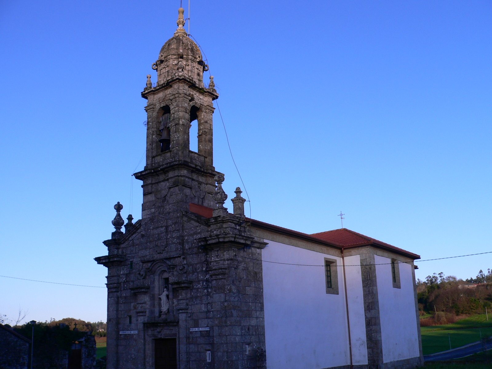 Vista de A Igrexa (Viceso)